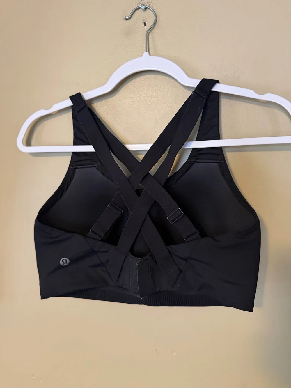 lululemon athletica Energy Bra in Black
